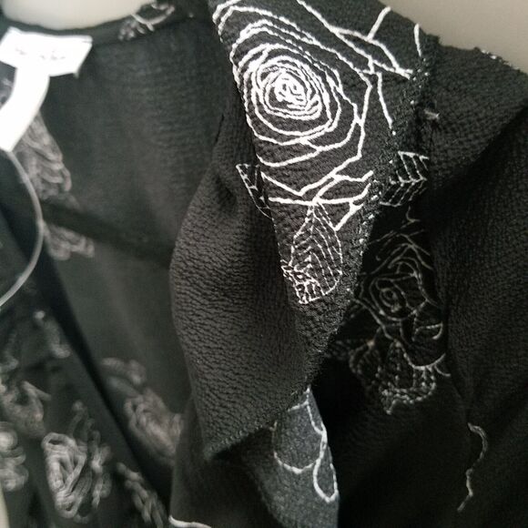 Urban Heritage Womens Sz M Black White Floral Long Sleeve Wrap Dress - Picture 9 of 10